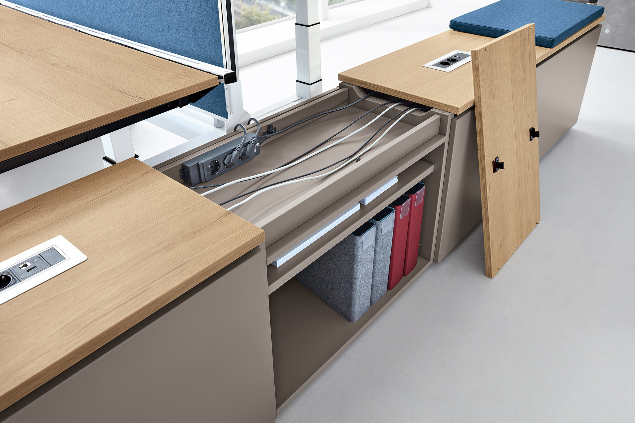 clear – Exklusiv-Schrankprogramm - fm® - Büromöbel: Büroeinrichtung aus